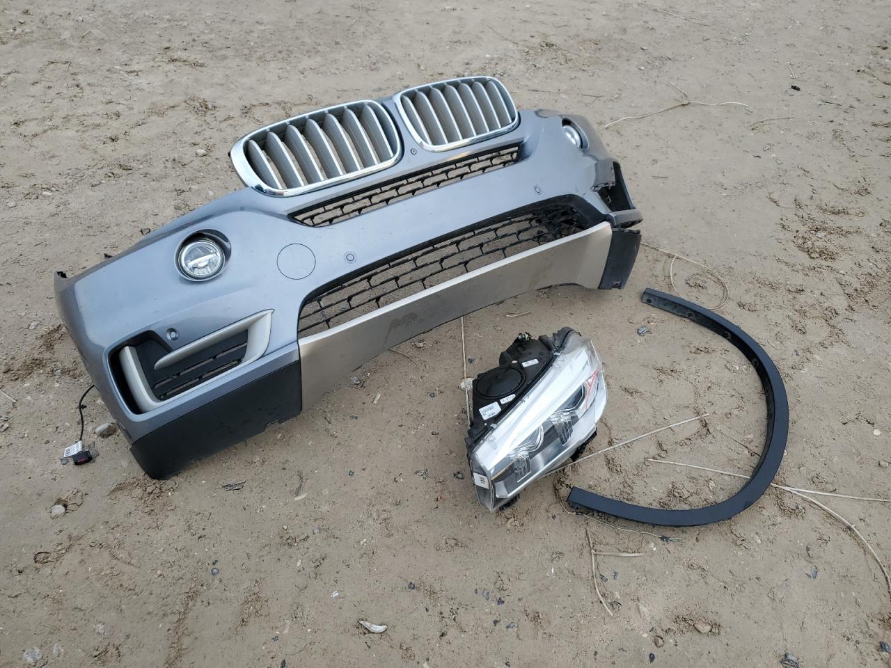 2018 BMW X5 VIN 5UXKR2C55J0Z17808 Copart auction photo, front end damage thumbnail 13
