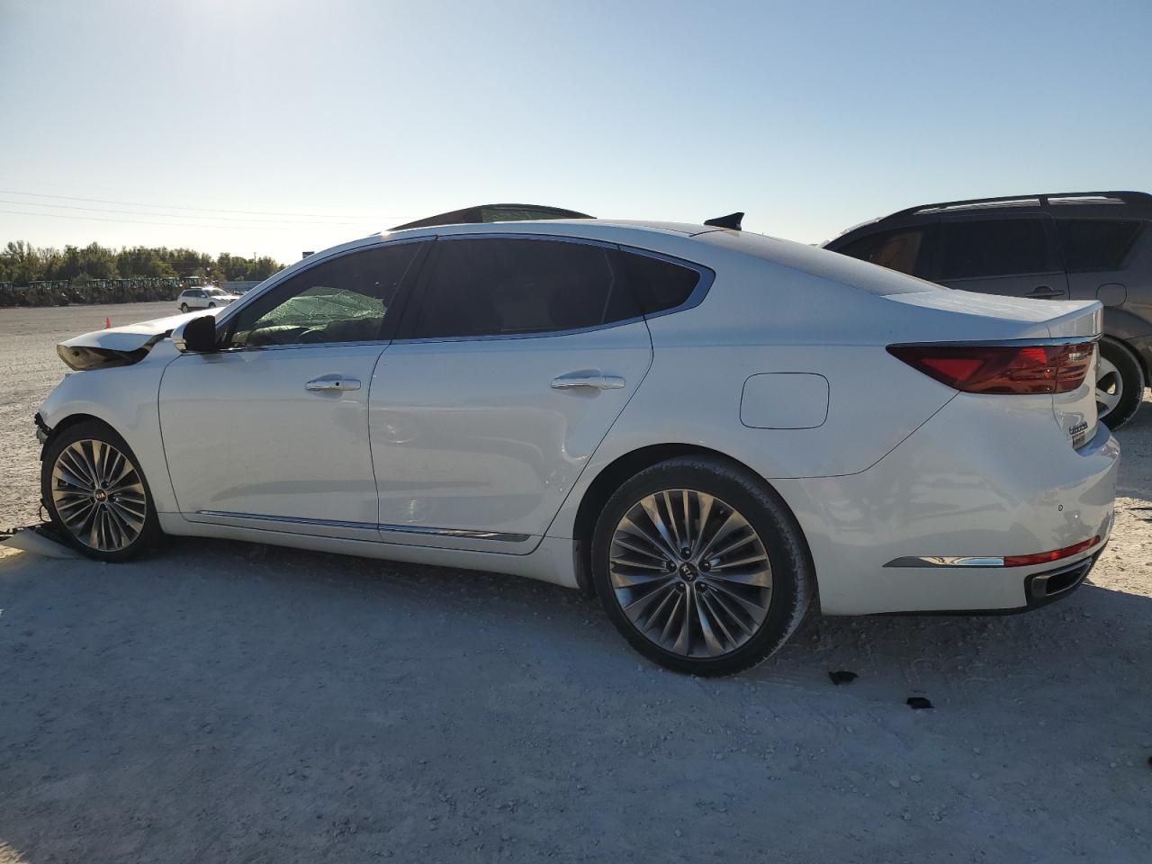 2017 KIA Cadenza VIN KNALC4J10H5063940 Copart auction photo, front end damage thumbnail 2