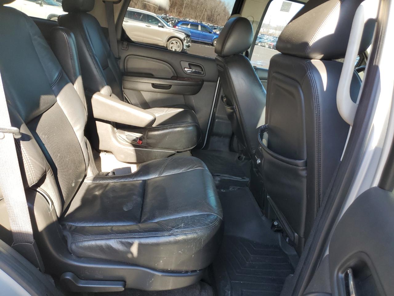 2010 Cadillac Escalade VIN 1GYUKBEF9AR280352 Copart auction photo, front end / minor dent/scratches damage thumbnail 11