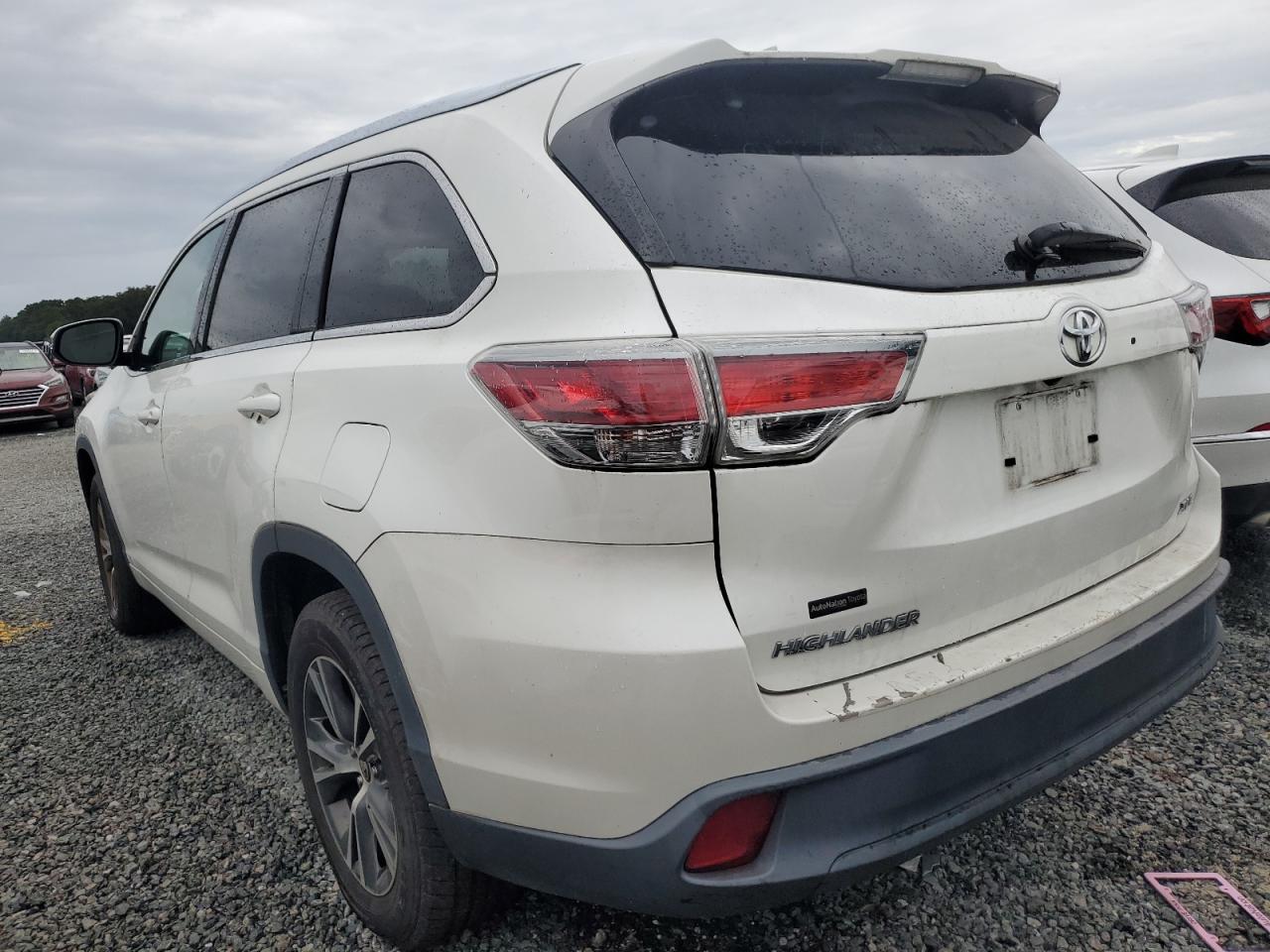 2016 Toyota Highlander VIN 5TDKKRFH0GS181466 Copart auction photo, water/flood / minor dent/scratches damage thumbnail 2