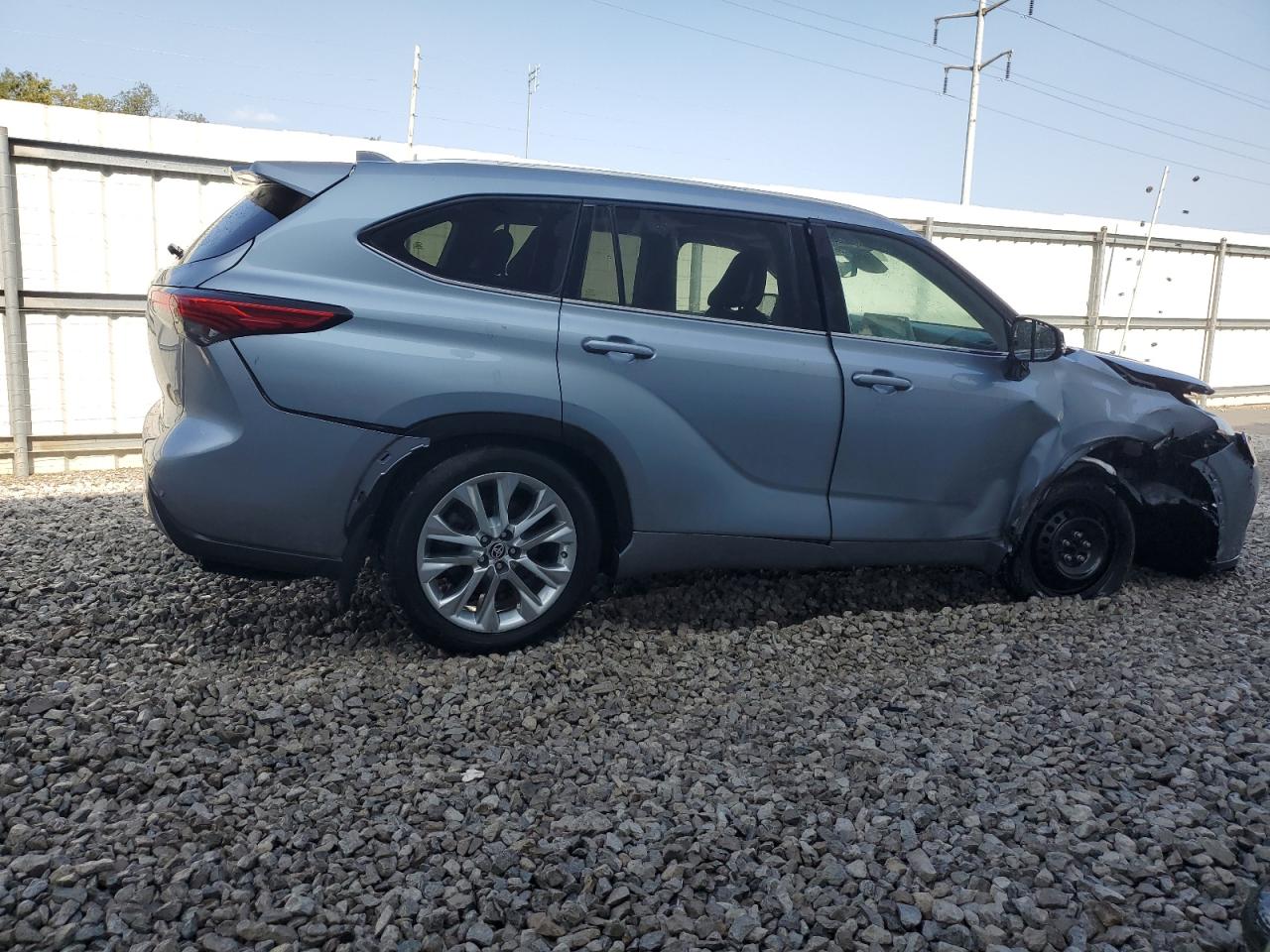 2021 Toyota Highlander VIN 5TDDZRBH9MS081372 Copart auction photo, front end damage thumbnail 3
