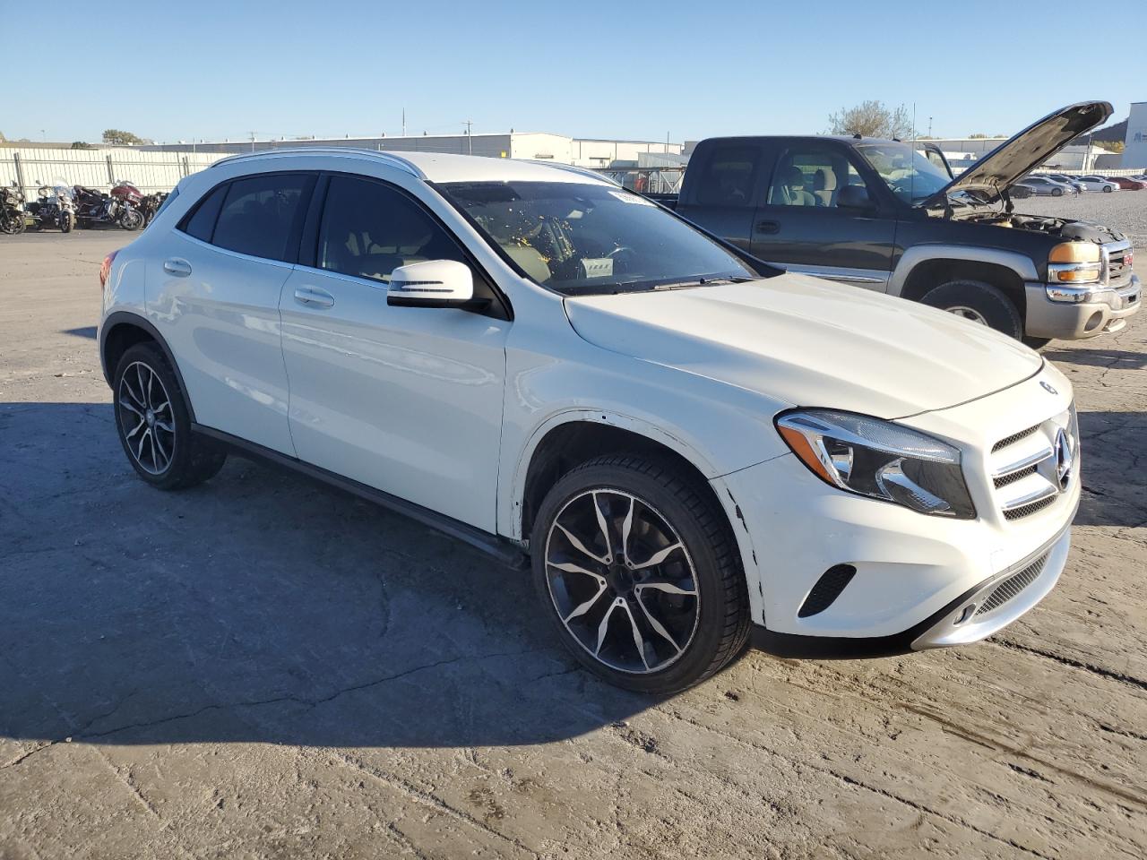 2017 Mercedes-Benz GLA-klasse VIN WDCTG4EB6HJ325150 Copart auction photo, front end / minor dent/scratches damage thumbnail 4