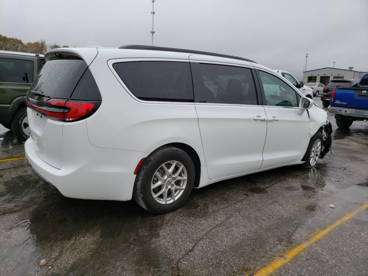 2022 Chrysler Pacifica VIN 2C4RC1BGXNR170538 Copart auction photo, front end / side damage thumbnail 3