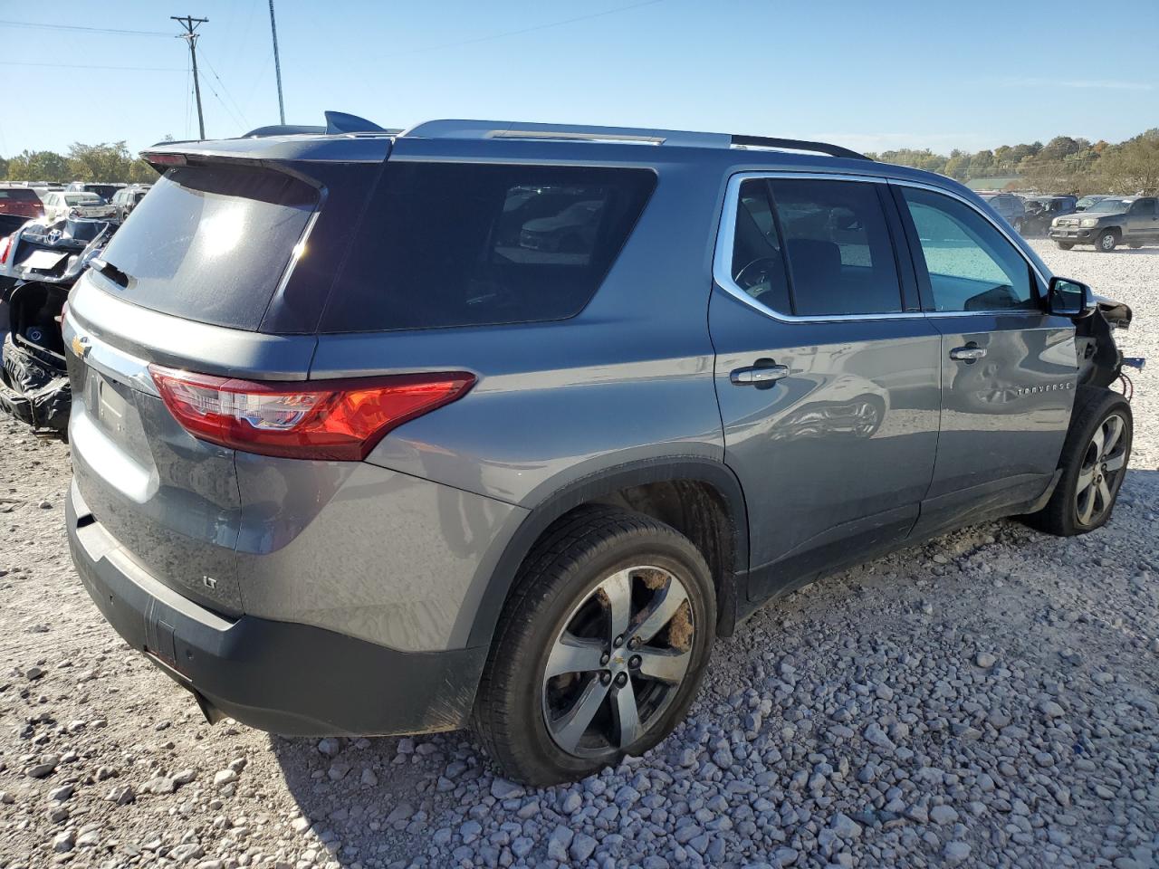 2018 Chevrolet Traverse VIN 1GNEVHKW3JJ257017 Copart auction photo, front end damage thumbnail 3