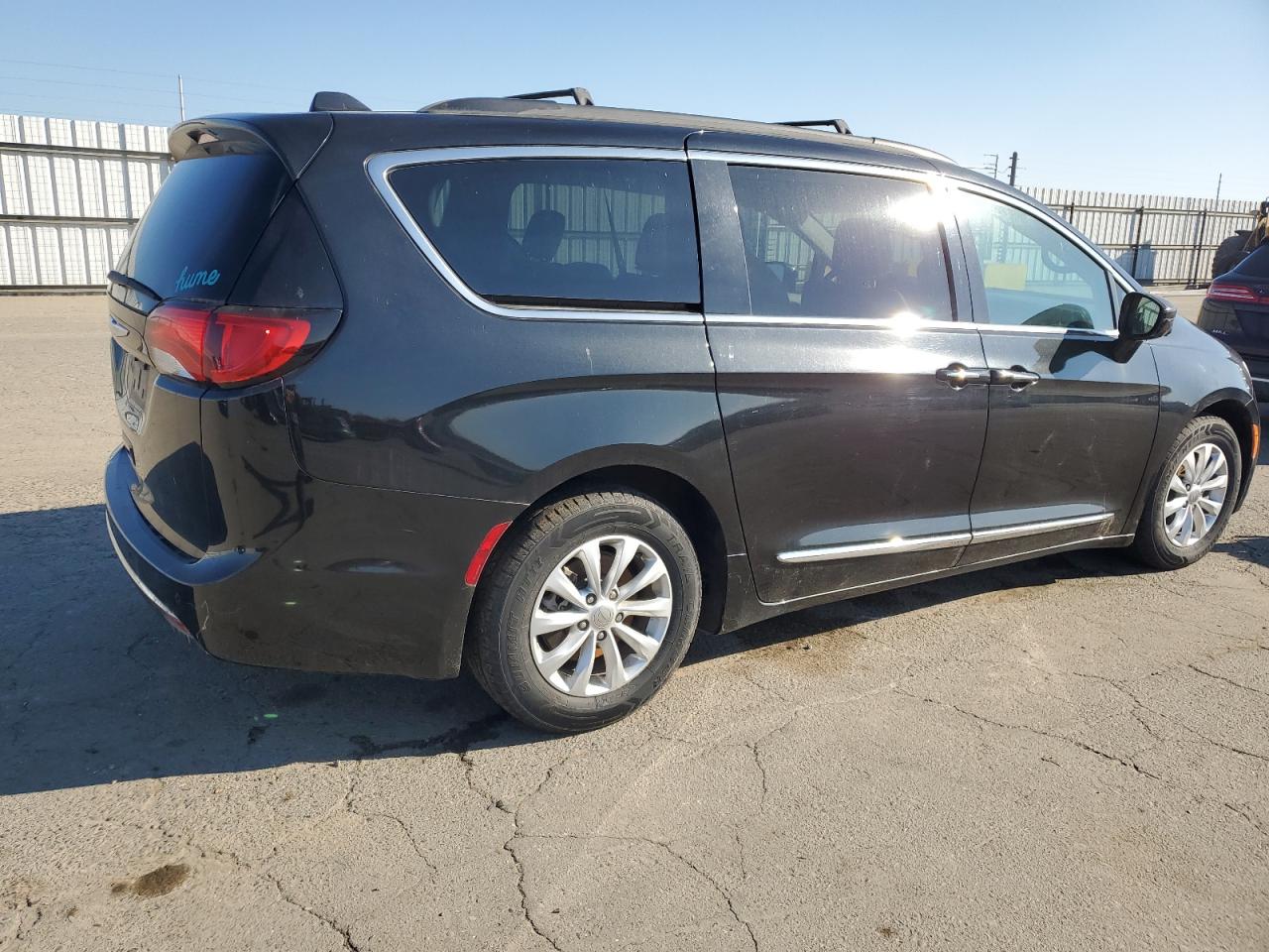 2017 Chrysler Pacifica VIN 2C4RC1BG5HR691543 Copart auction photo, mechanical damage thumbnail 3