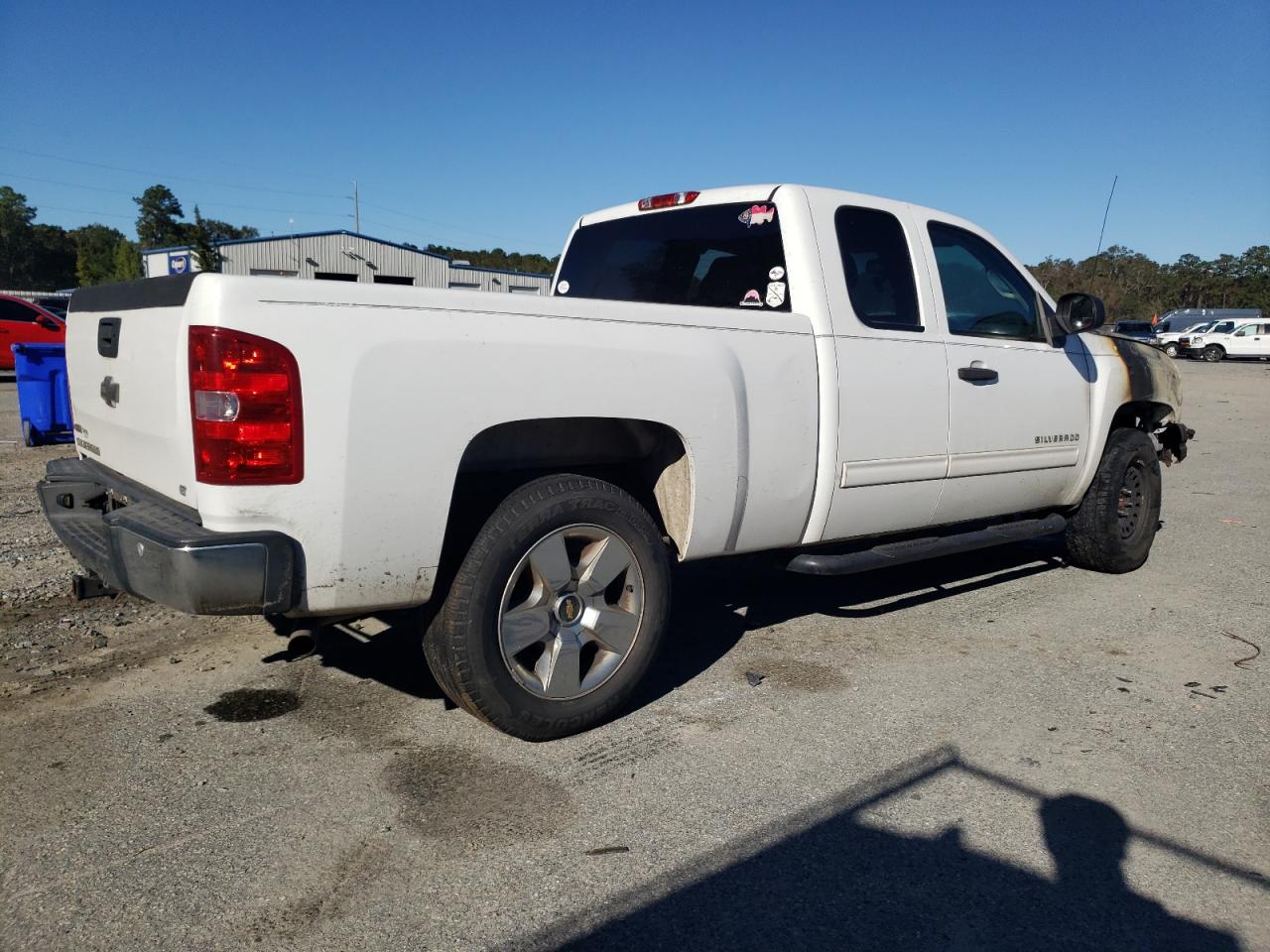 2011 Chevrolet Silverado VIN 1GCRCSE0XBZ448005 Copart auction photo, burn - engine damage thumbnail 3