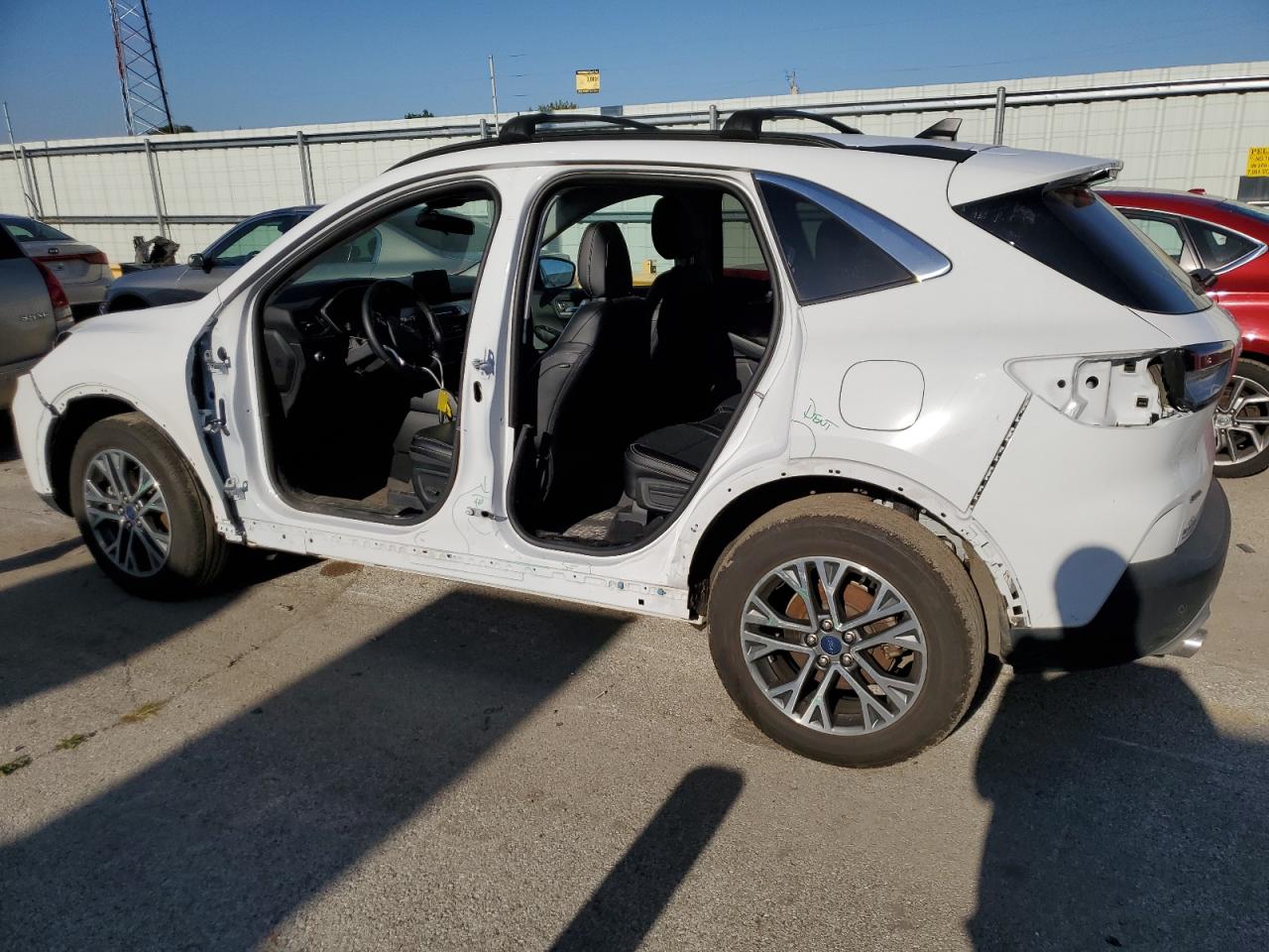 2022 Ford Escape VIN 1FMCU9CZ0NUB24555 Copart auction photo, side / rear end damage thumbnail 2