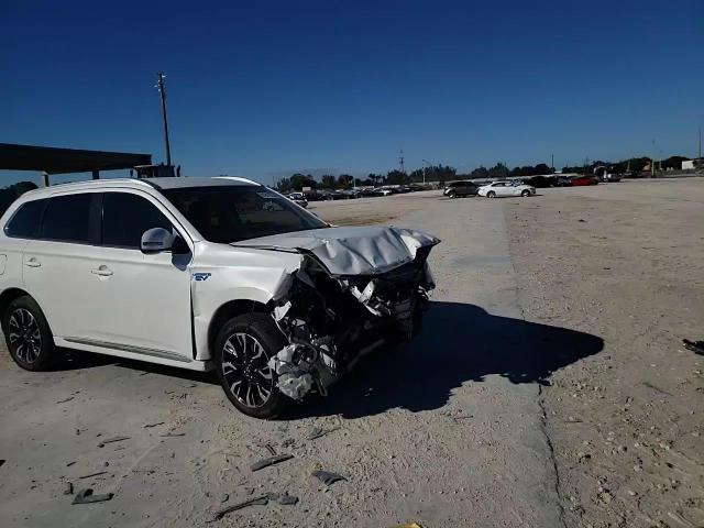 2018 Mitsubishi Outlander VIN JA4J24A53JZ071457 Copart auction photo, front end / minor dent/scratches damage thumbnail 12