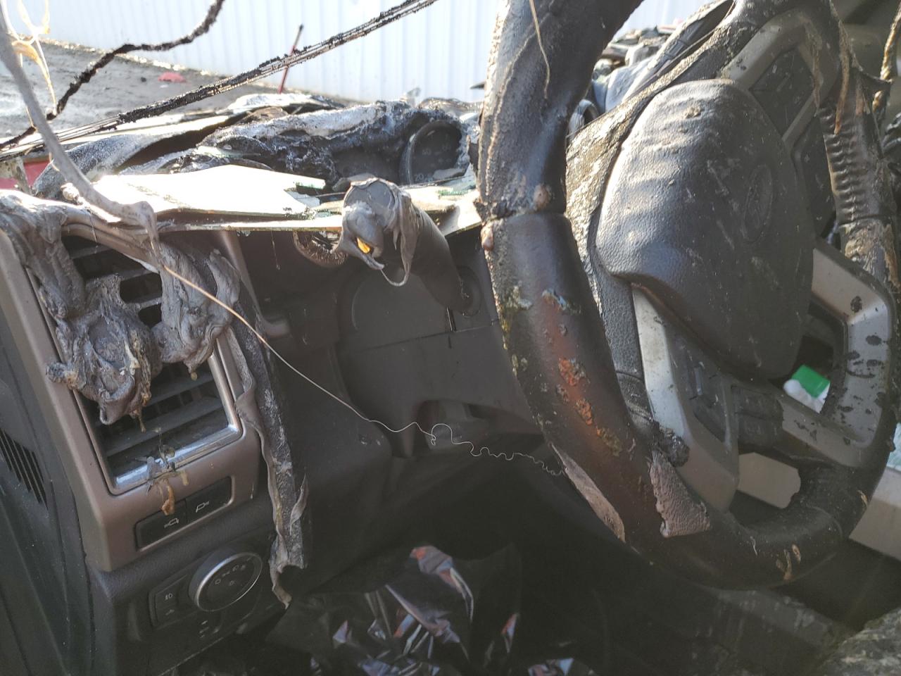 2018 Ford F350 VIN 1FT8X3B60JEB57808 Copart auction photo, burn damage thumbnail 9