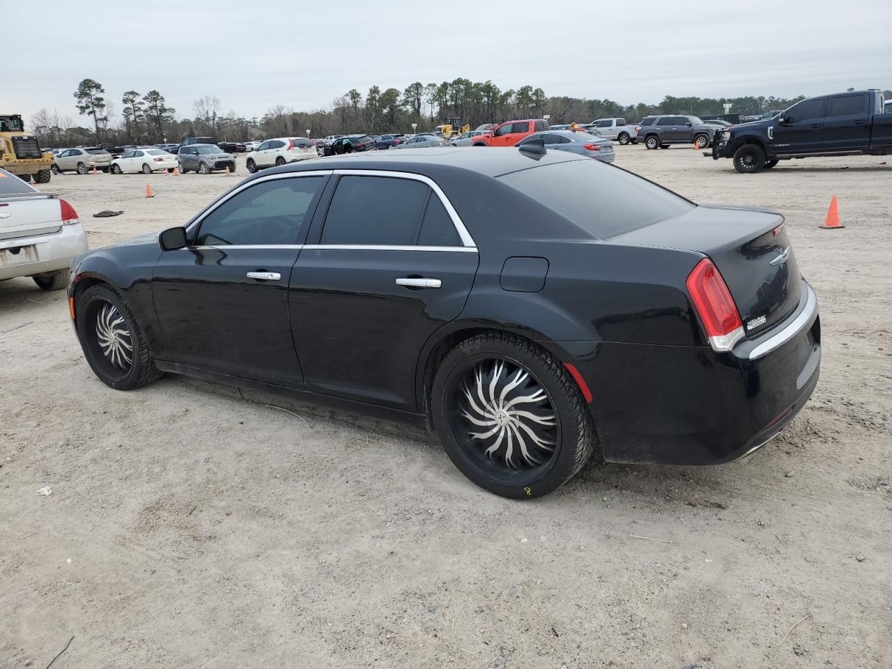 2016 Chrysler 300 VIN 2C3CCAEG7GH342958 Copart auction photo, front end / minor dent/scratches damage thumbnail 2