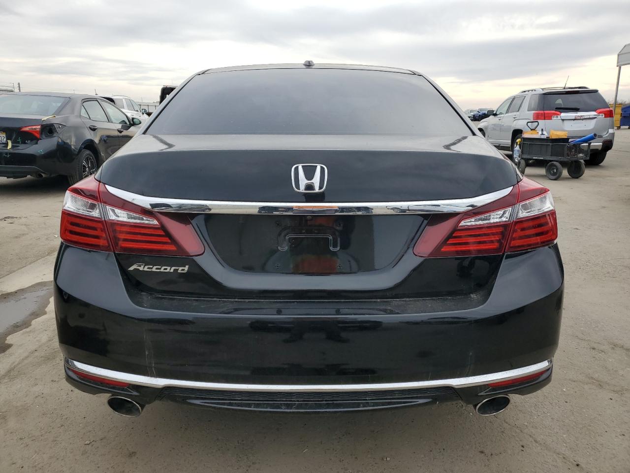 2017 Honda Accord VIN 1HGCR3F05HA022501 Copart auction photo, front end damage thumbnail 6