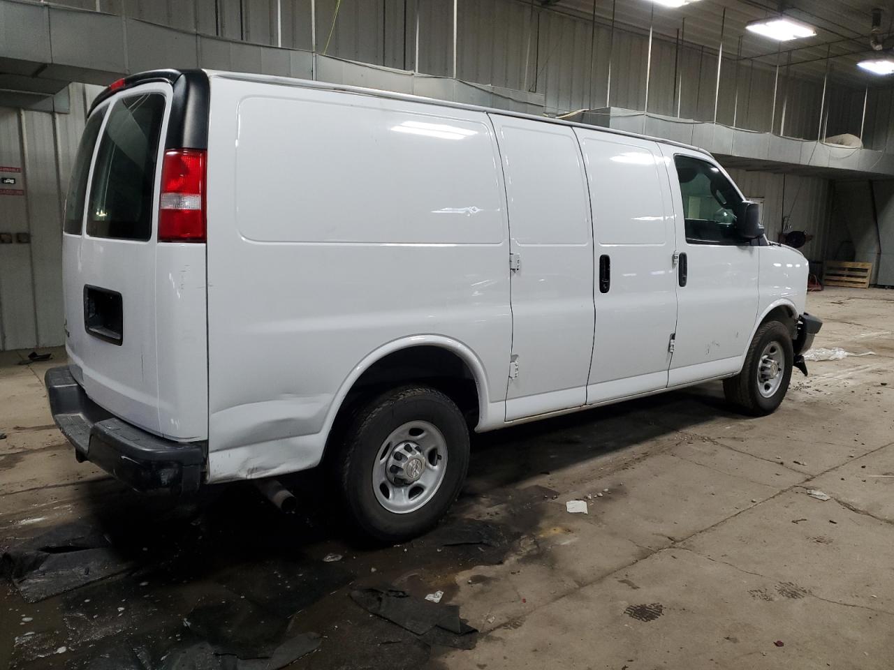 2017 Chevrolet Express VIN 1GCWGAFF4H1324582 Copart auction photo, front end / rear end damage thumbnail 3