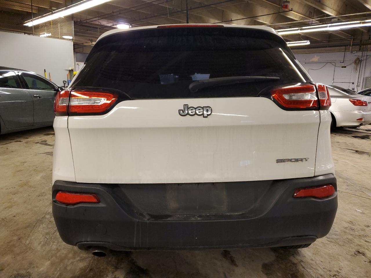 2016 Jeep Grand Cherokee VIN 1C4PJLAB4GW233836 Copart auction photo, front end / side damage thumbnail 6