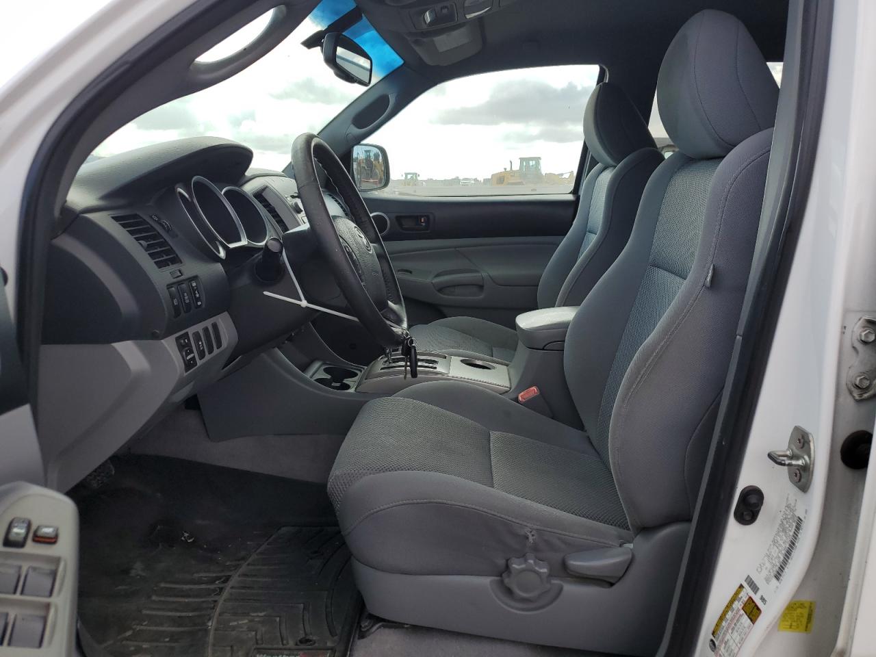 2011 Toyota Tacoma VIN 3TMJU4GN1BM121461 Copart auction photo, minor dent/scratches damage thumbnail 7