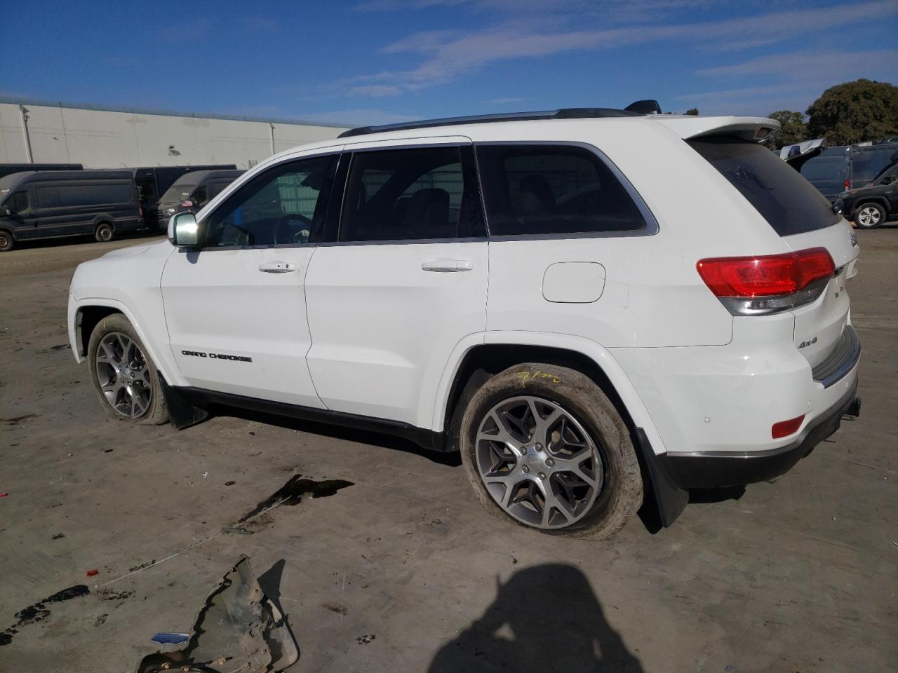 2018 Jeep Grand Cherokee VIN 1C4RJFBG6JC224763 Copart auction photo, front end damage thumbnail 2