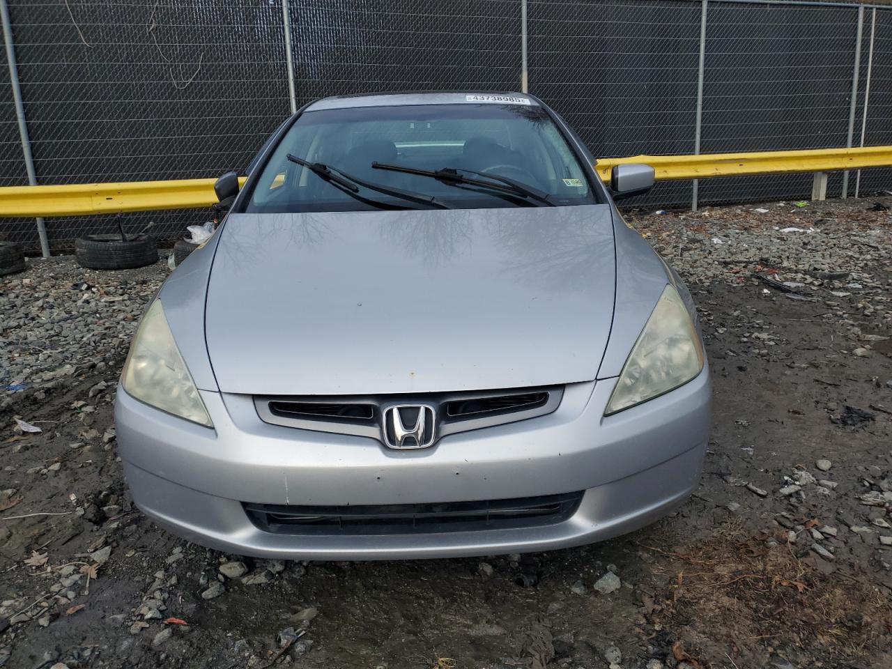 2005 Honda Accord VIN 1HGCM66525A037979 Copart auction photo, side / minor dent/scratches damage thumbnail 5