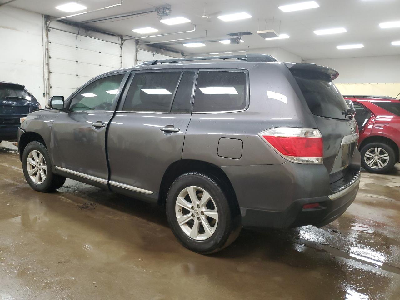 2012 Toyota Highlander VIN 5TDZK3EH5CS080043 Copart auction photo, front end / minor dent/scratches damage thumbnail 2