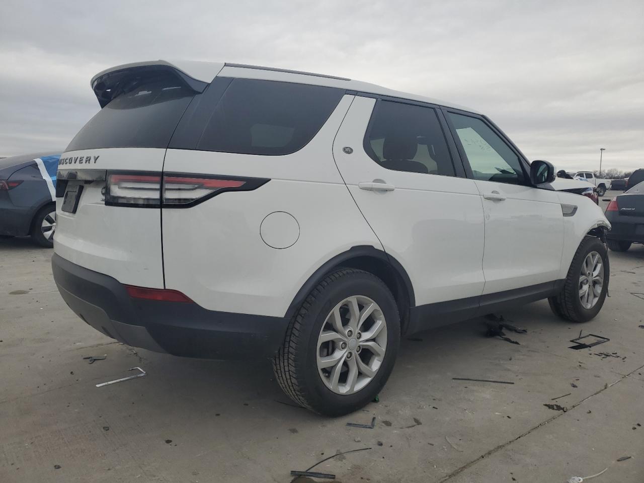 2019 Land Rover Discovery VIN SALRG2RVXKA095038 Copart auction photo, front end / hail damage thumbnail 3