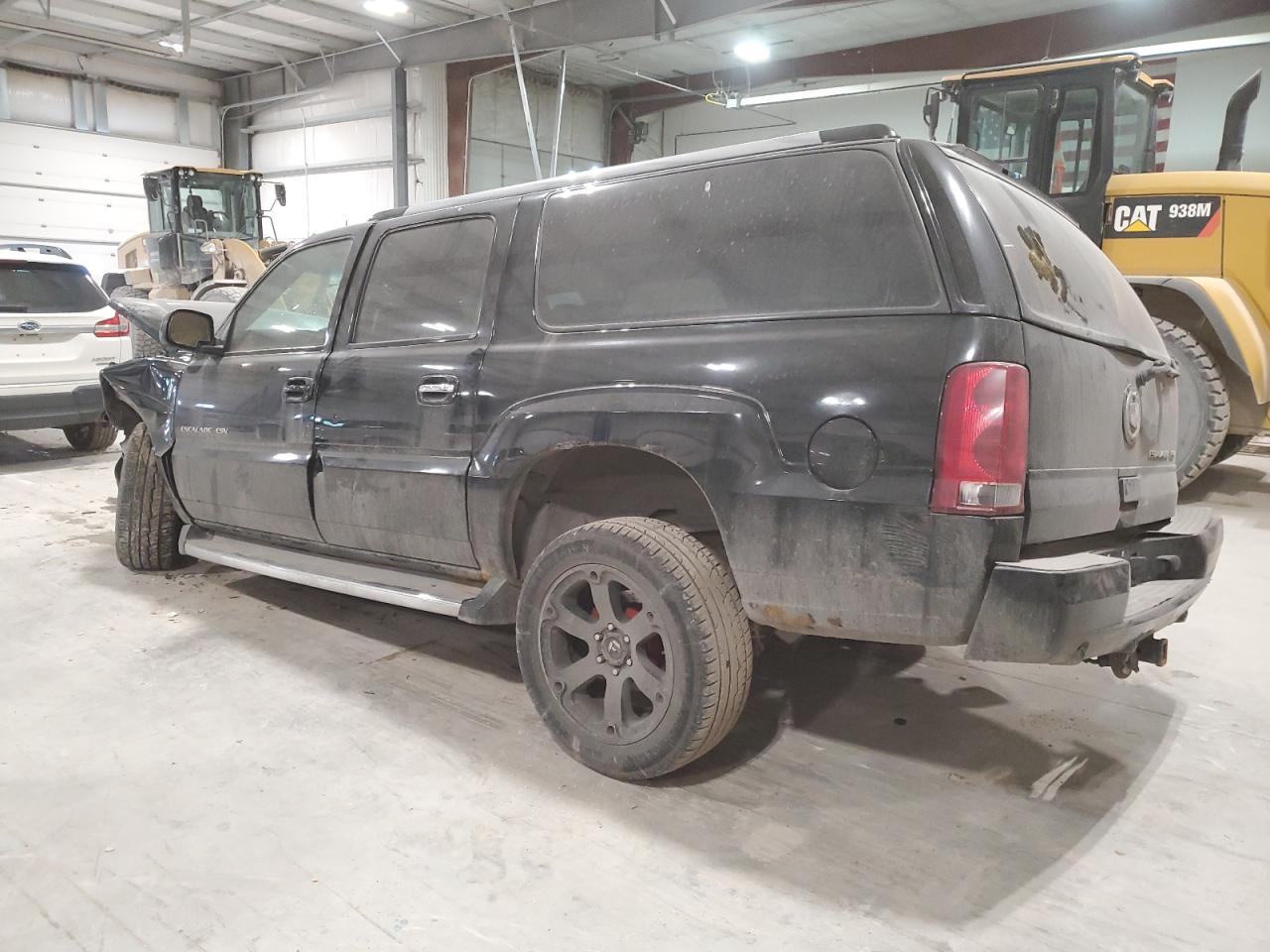 2004 Cadillac Escalade VIN 3GYFK66N64G313026 Copart auction photo, front end / rear end damage thumbnail 2