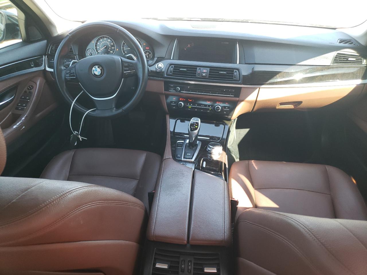 2016 BMW 5er VIN WBA5A5C57GG347122 Copart auction photo, front end / minor dent/scratches damage thumbnail 8