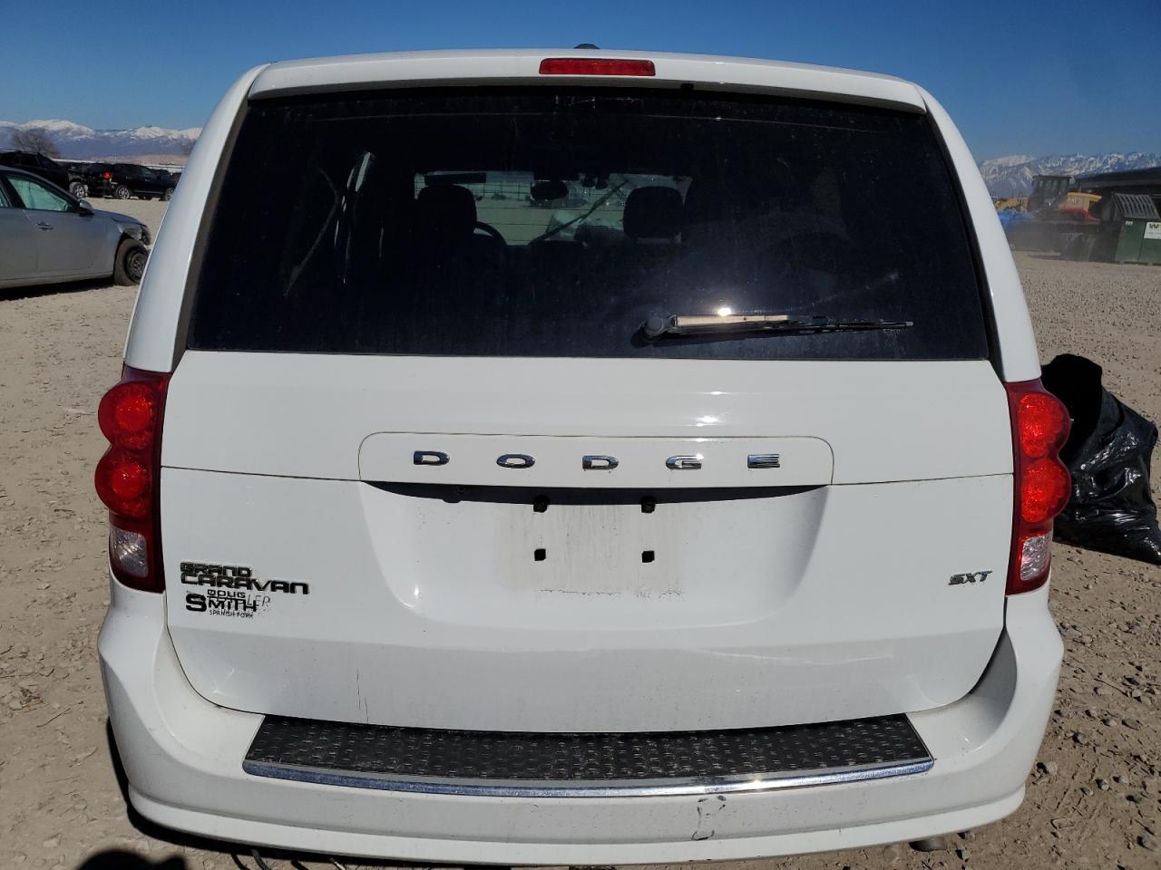 2017 Dodge Caravan VIN 2C4RDGCG3HR639617 Copart auction photo, front end / side damage thumbnail 6