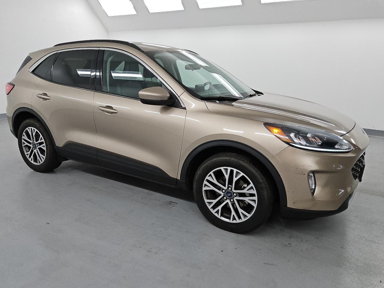 2021 Ford Escape VIN 1FMCU9H67MUA51729 Copart auction photo, burn - engine / mechanical damage thumbnail 4