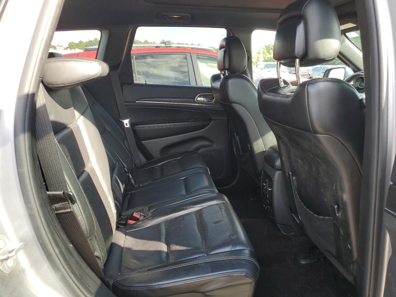 2015 Jeep Grand Cherokee VIN 1C4RJFBG3FC205479 Copart auction photo, undercarriage / minor dent/scratches damage thumbnail 11