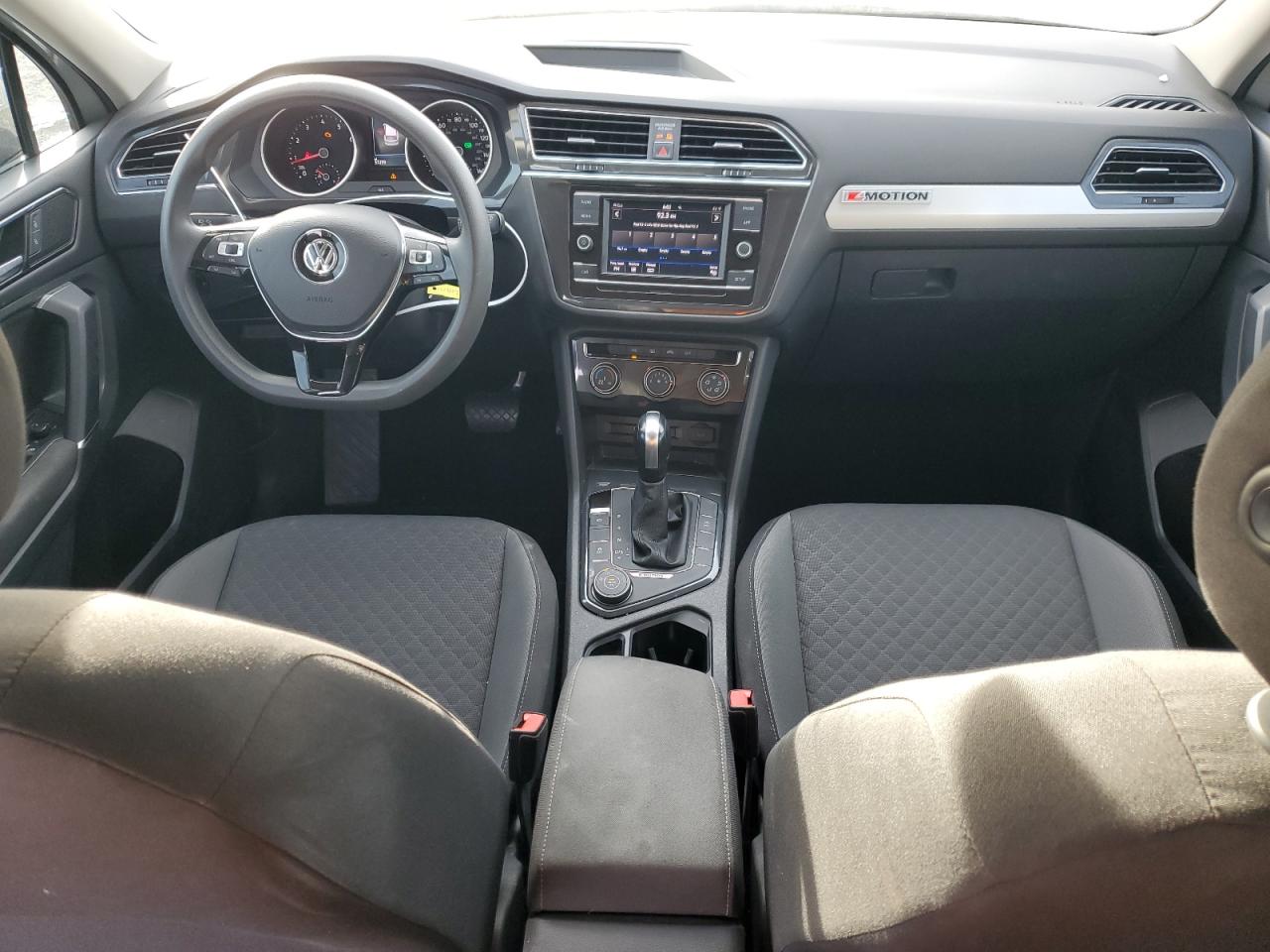 2018 Volkswagen Tiguan VIN 3VV0B7AX0JM119617 Copart auction photo, front end / minor dent/scratches damage thumbnail 8