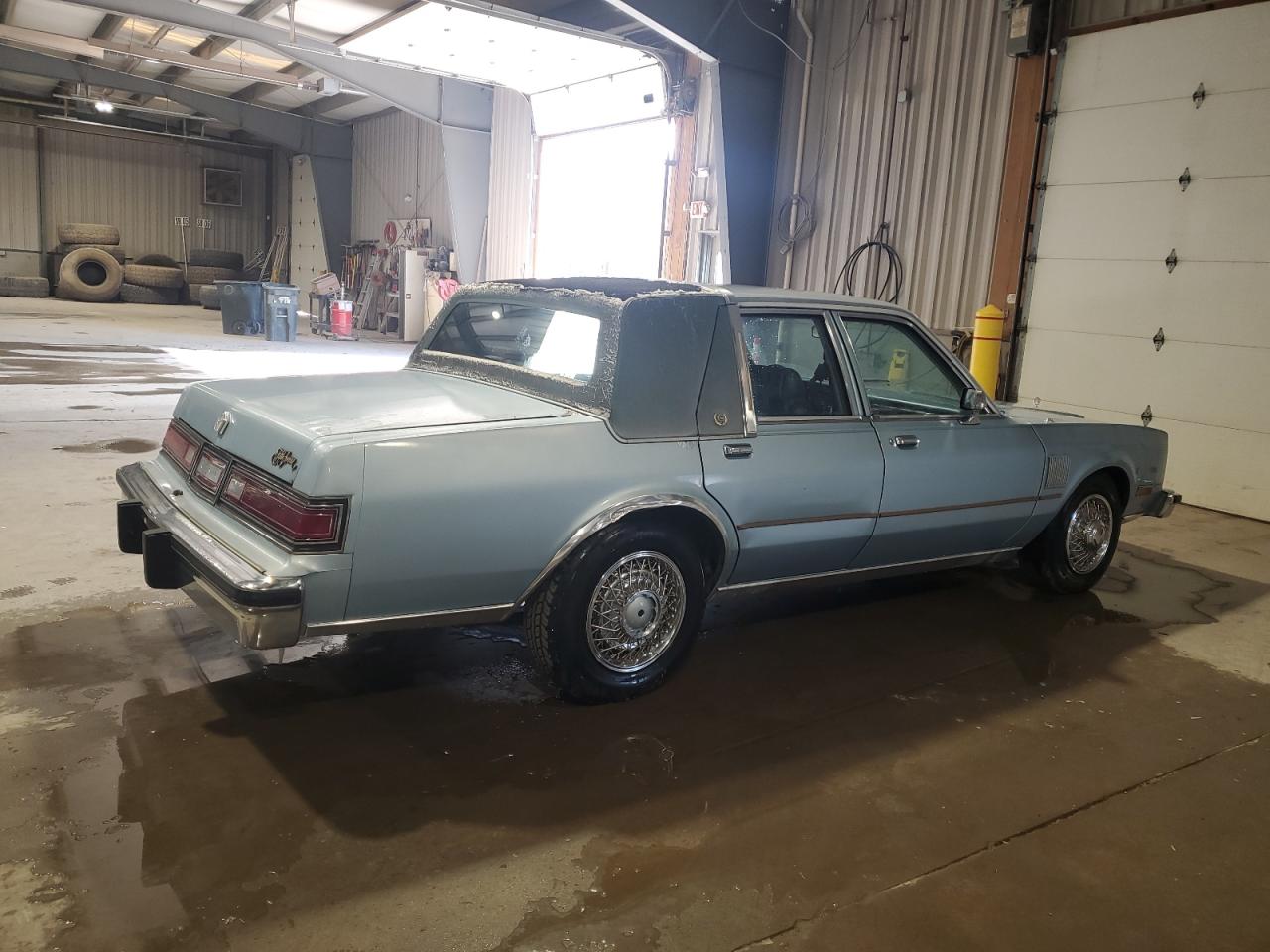 1988 Chrysler Fifth Avenue VIN 1C3BF66P3JW156017 Copart auction photo, minor dent/scratches damage thumbnail 3