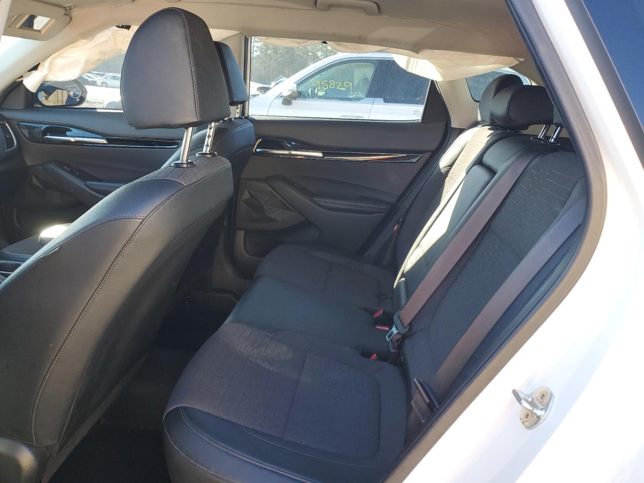 2021 KIA Seltos VIN KNDEU2AAXM7111200 Copart auction photo, side / minor dent/scratches damage thumbnail 11