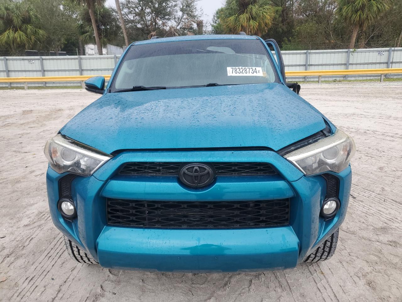2017 Toyota 4Runner VIN JTEZU5JR1H5155723 Copart auction photo, side / front end damage thumbnail 5