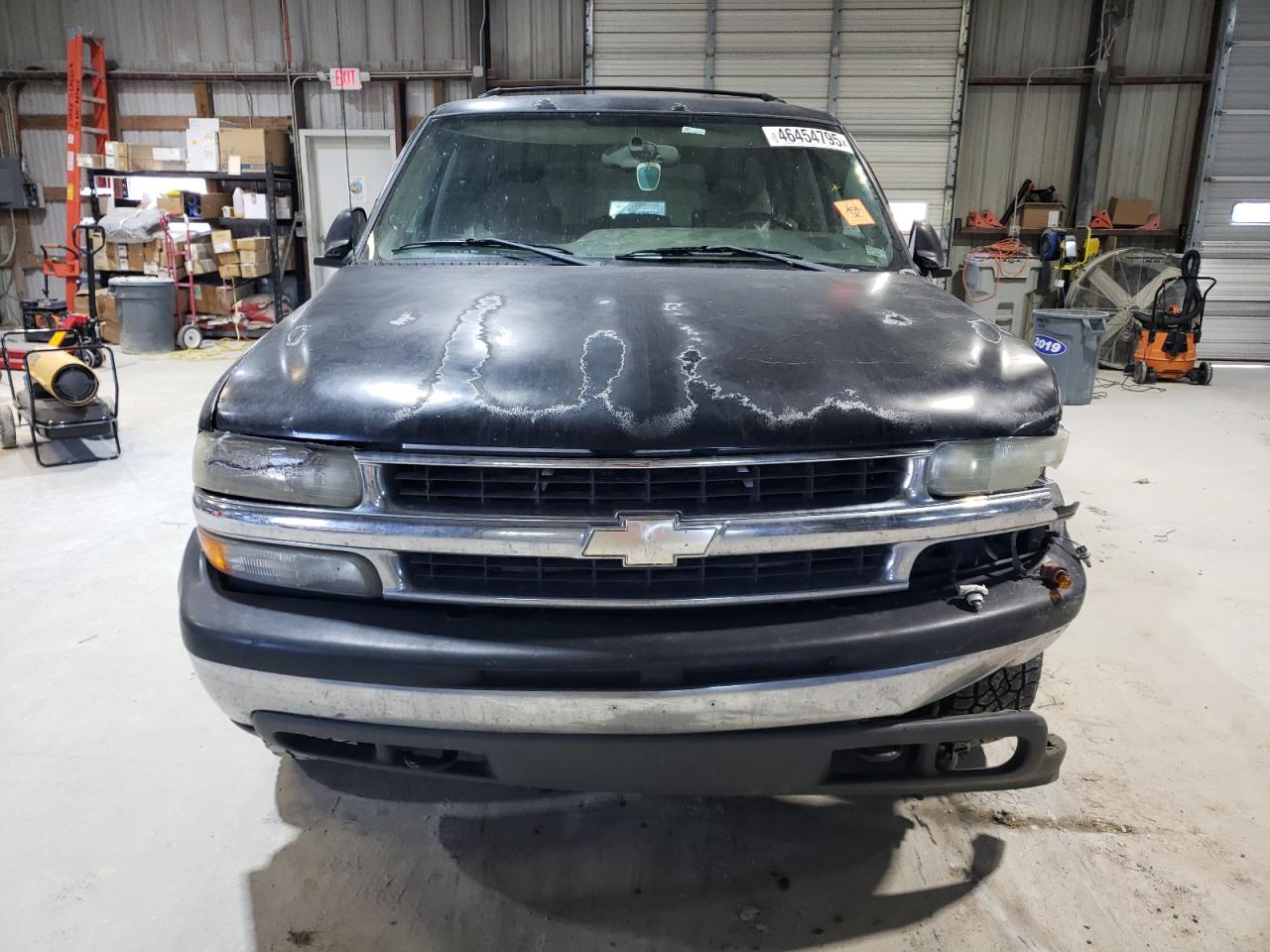 2004 Chevrolet Suburban VIN 1GNFK16Z94J234595 Copart auction photo, front end / minor dent/scratches damage thumbnail 5