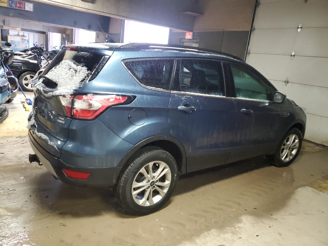 2018 Ford Escape VIN 1FMCU9HD1JUA53261 Copart auction photo, front end / minor dent/scratches damage thumbnail 3