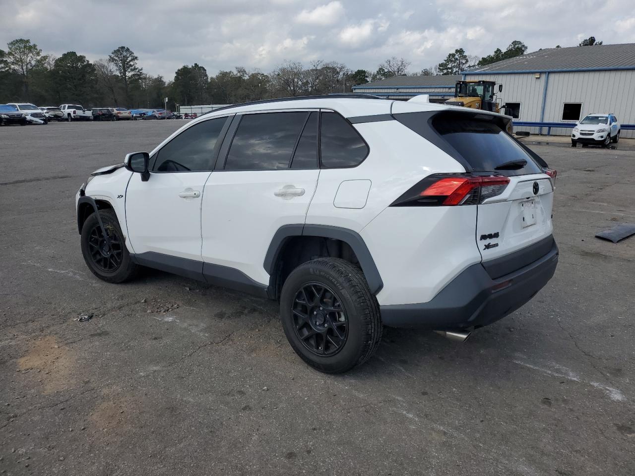 2020 Toyota RAV 4 VIN 2T3K1RFV2LC068556 Copart auction photo, side / front end damage thumbnail 2