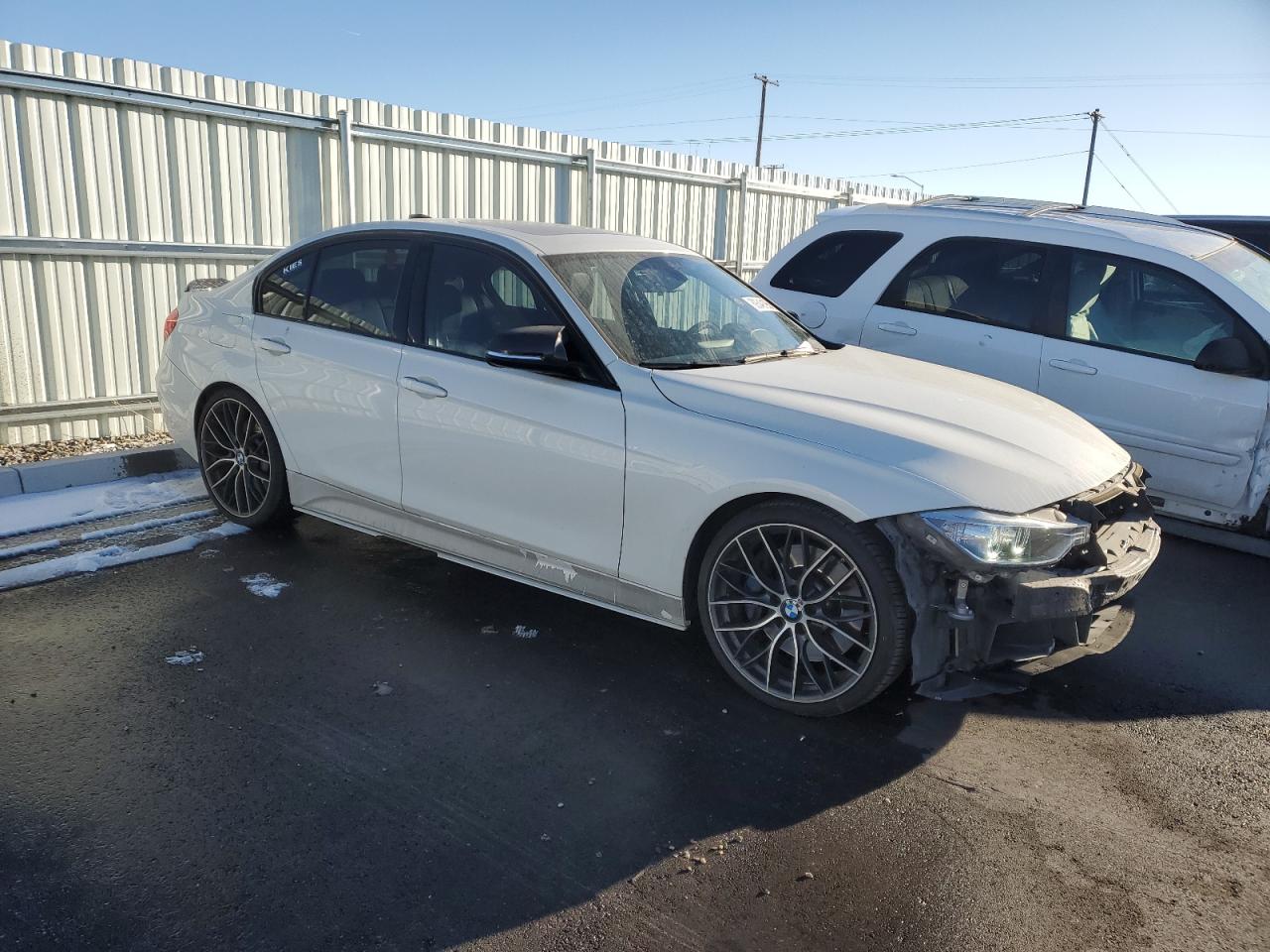 2014 BMW 3er VIN WBA3A9C59EF479669 Copart auction photo, front end damage thumbnail 4
