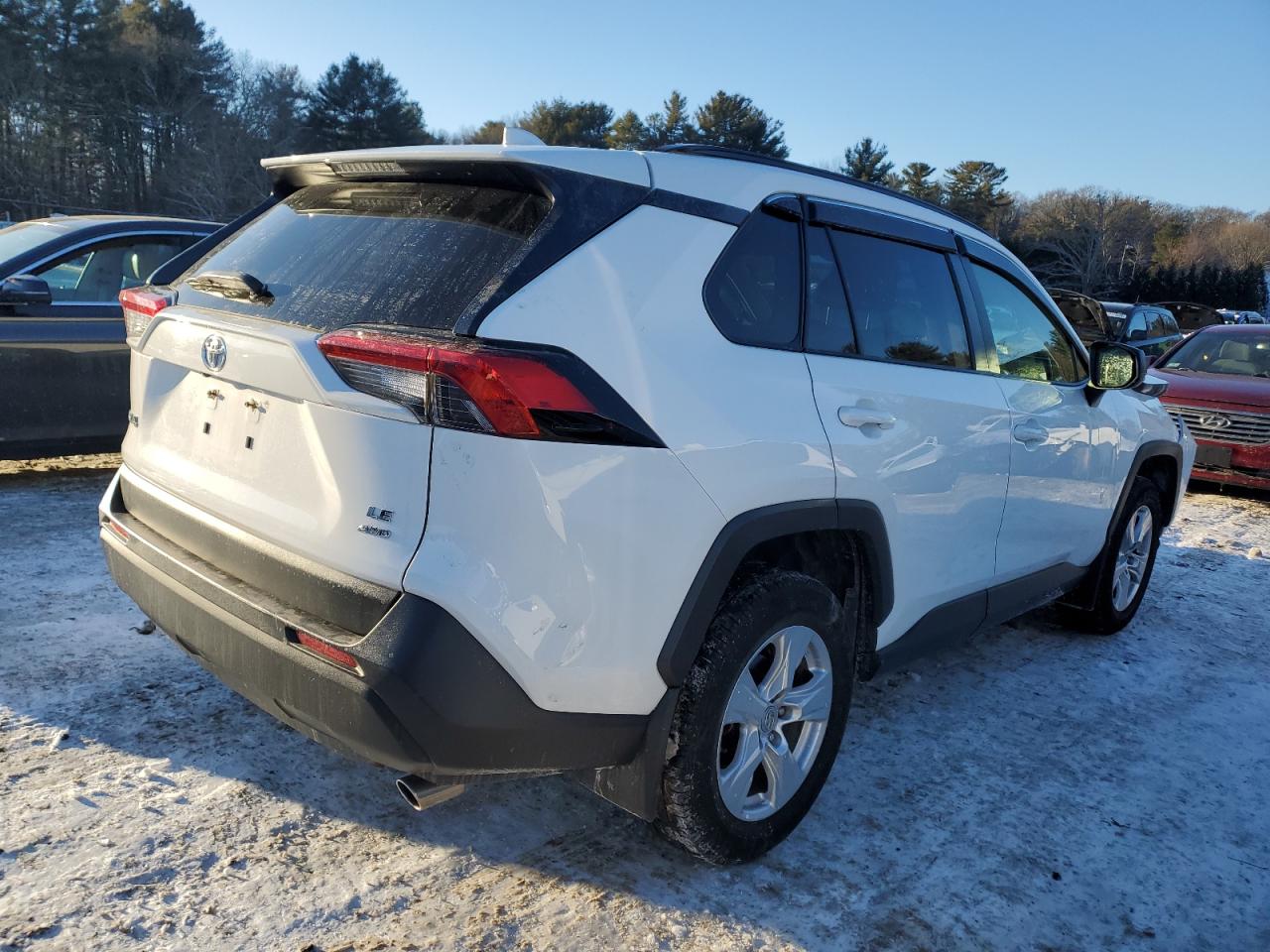 2019 Toyota RAV 4 VIN JTMF1RFV8KD046122 Copart auction photo, front end damage thumbnail 3