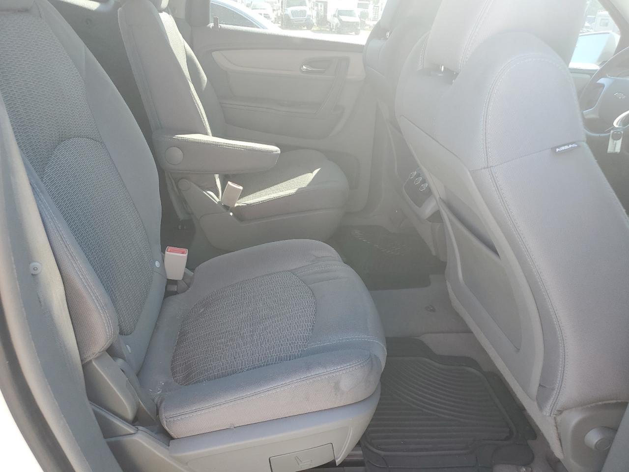 2014 Chevrolet Traverse VIN 1GNKRGKD3EJ353929 Copart auction photo, front end / minor dent/scratches damage thumbnail 11