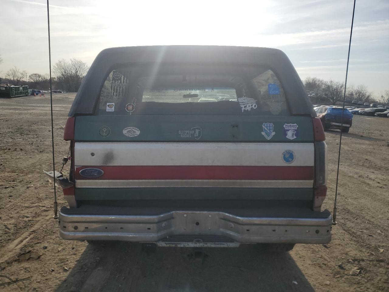 1989 Ford Bronco VIN 1FMEU15N6KLB03828 Copart auction photo, vandalism / all over damage thumbnail 6