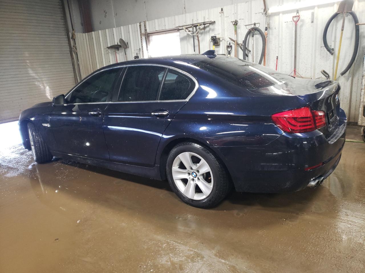 2011 BMW 5er VIN WBAFR1C54BC673353 Copart auction photo, front end damage thumbnail 2