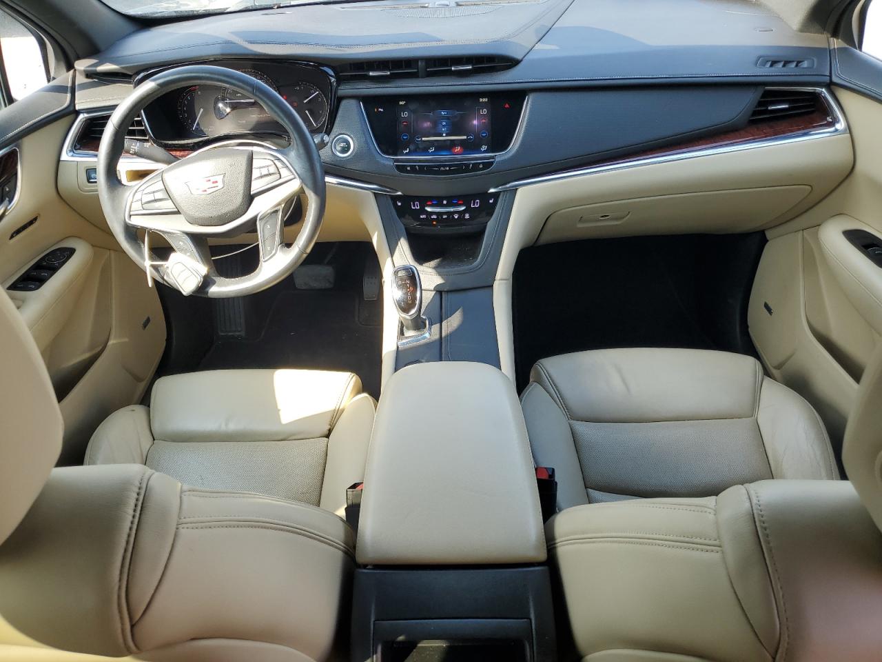 2017 Cadillac XT5 VIN 1GYKNBRS5HZ175548 Copart auction photo, side / front end damage thumbnail 8