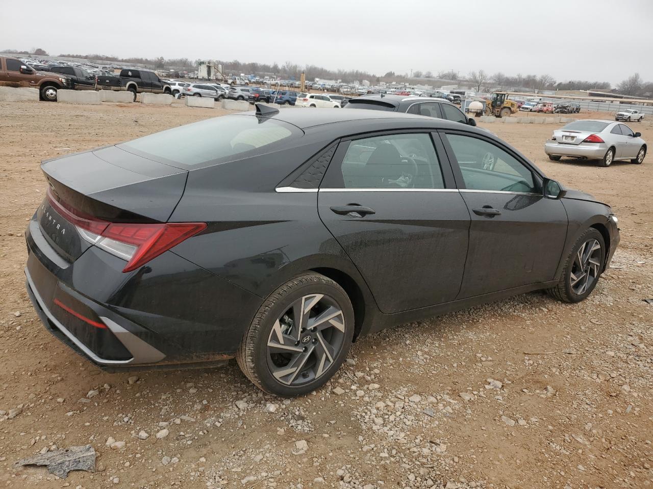 2024 Hyundai Elantra VIN KMHLS4DG7RU818395 Copart auction photo, front end / minor dent/scratches damage thumbnail 3
