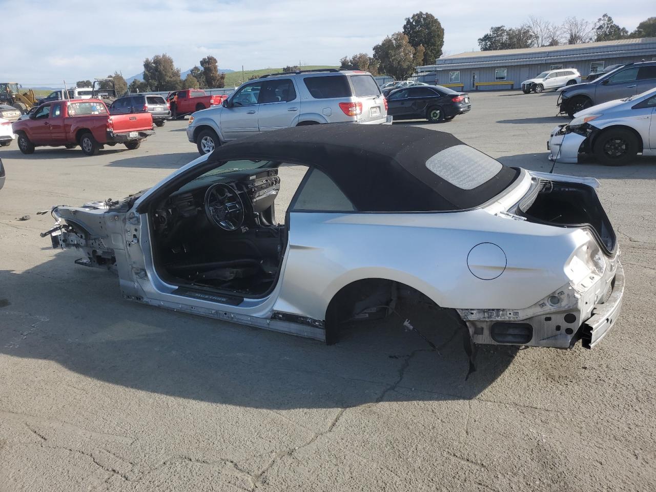 2019 Ford Mustang VIN 1FATP8UH6K5106519 Copart auction photo, vandalism damage thumbnail 2