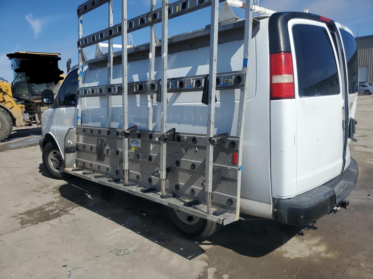 2007 GMC Savana VIN 1GTHG35U071253822 Copart auction photo, rear end / hail damage thumbnail 2