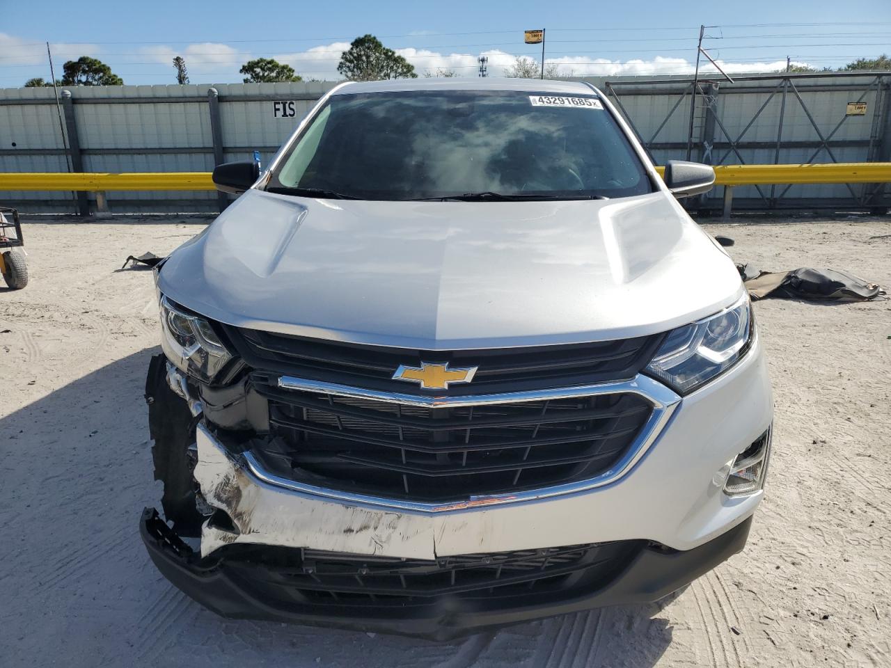 2020 Chevrolet Equinox VIN 3GNAXHEV3LS709920 Copart auction photo, front end / rear end damage thumbnail 5