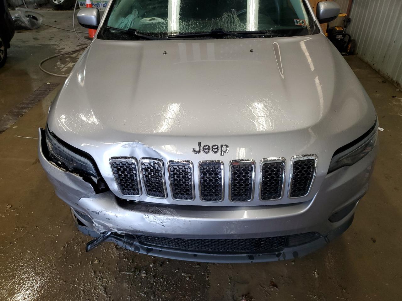 2019 Jeep Grand Cherokee VIN 1C4PJMCB2KD394824 Copart auction photo, front end damage thumbnail 14
