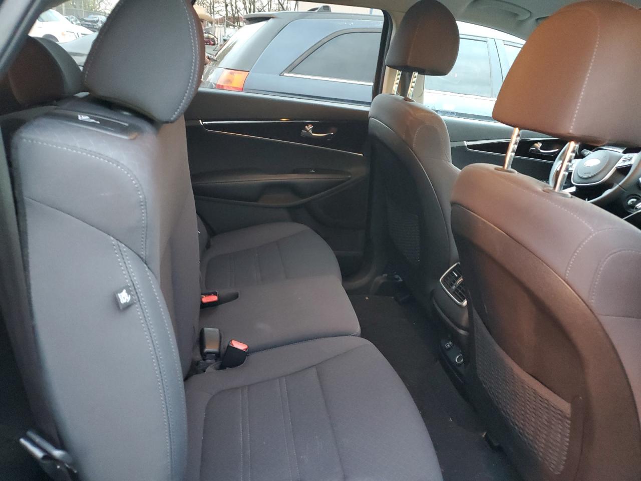 2019 KIA Sorento VIN 5XYPGDA37KG596487 Copart auction photo, side / rear end damage thumbnail 10