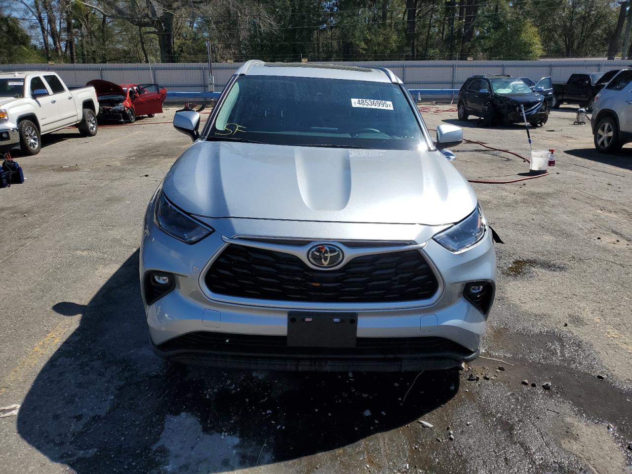 2022 Toyota Highlander VIN 5TDGZRAH3NS131604 Copart auction photo, side / front end damage thumbnail 5