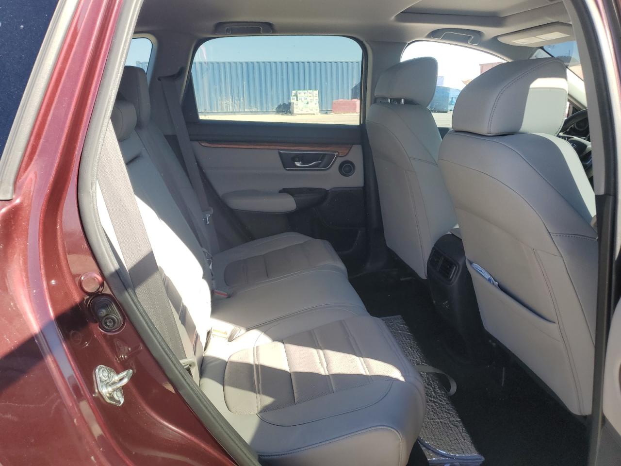 2018 Honda CR-V VIN 7FARW1H86JE031797 Copart auction photo, water/flood damage thumbnail 11