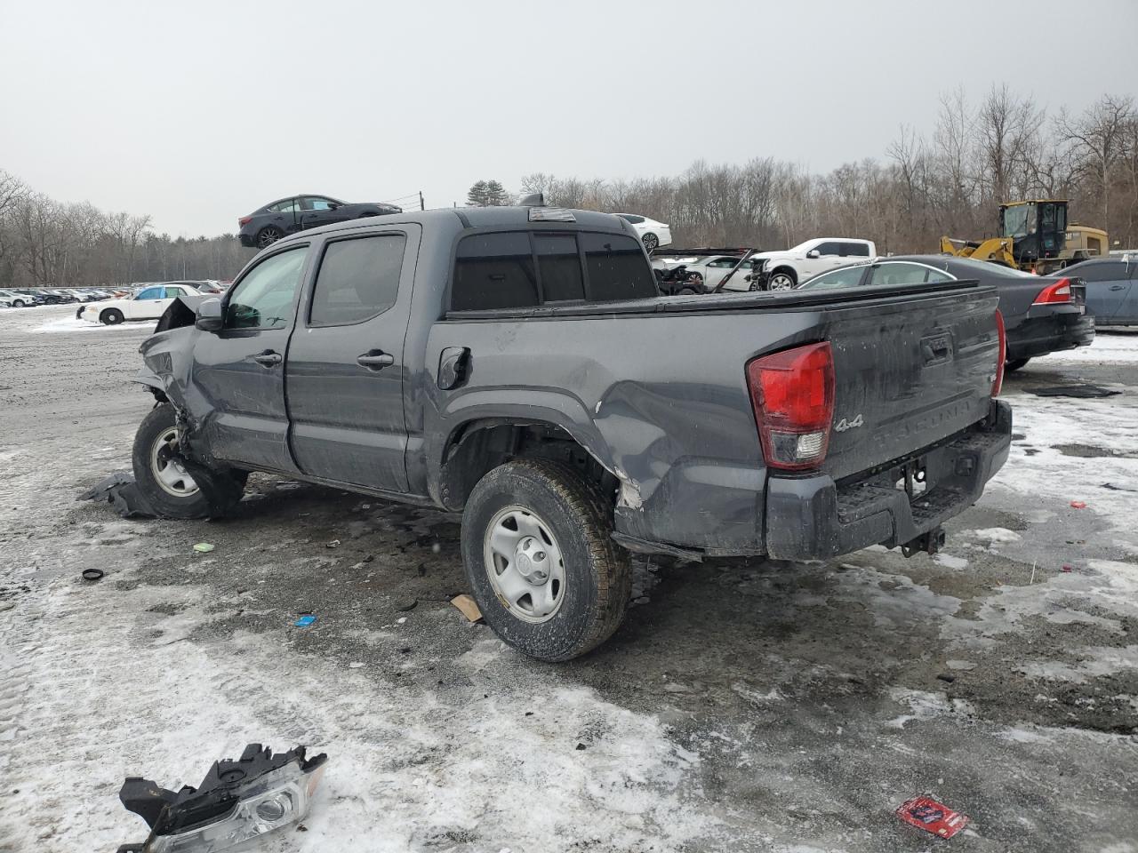 2022 Toyota Tacoma VIN 3TMCZ5AN4NM468960 Copart auction photo, front end / rear end damage thumbnail 2