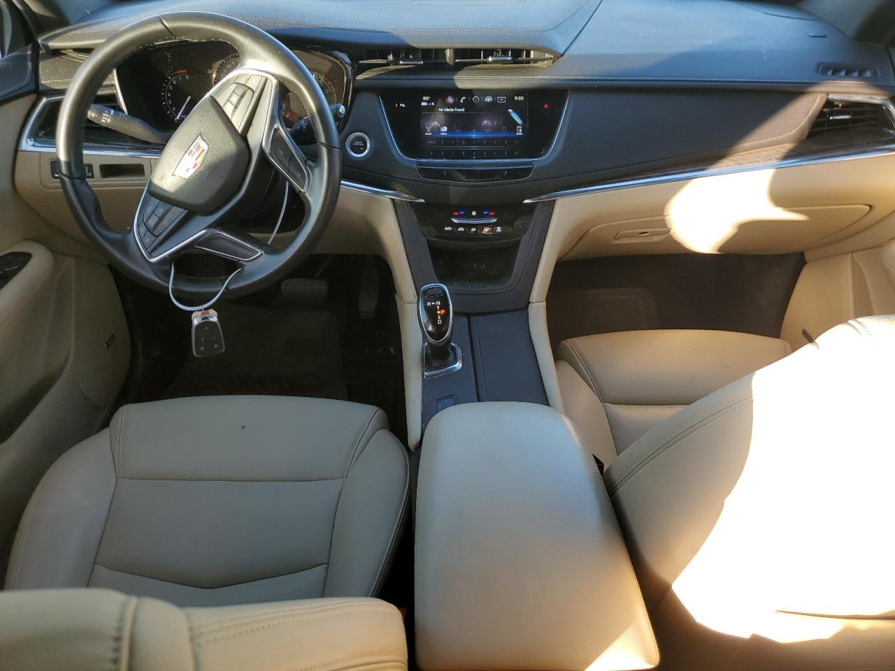 2019 Cadillac XT5 VIN 1GYKNARS0KZ177533 Copart auction photo, front end / minor dent/scratches damage thumbnail 8